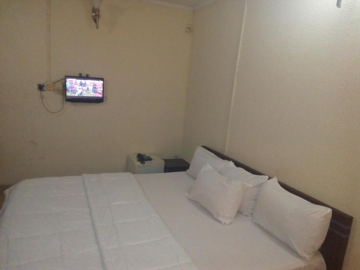 Holla-Jobi Guest House Лагос Экстерьер фото